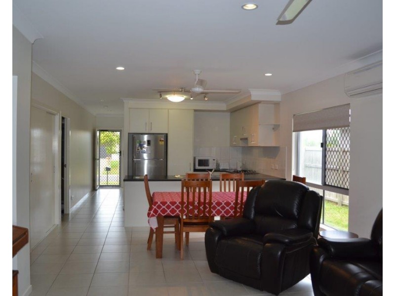 11 Murrinda Gardens, Trinity Park QLD 4879