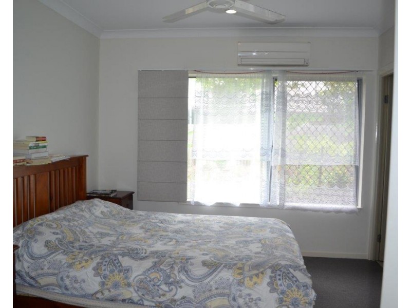 11 Murrinda Gardens, Trinity Park QLD 4879