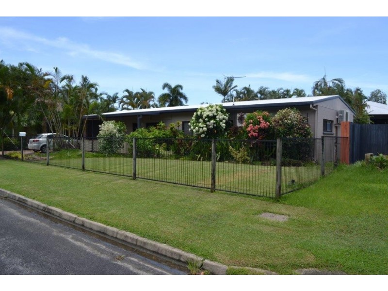 6 Cayley Street, Trinity Beach QLD 4879