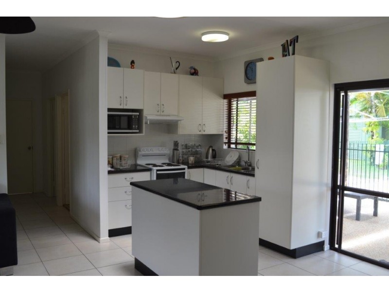 6 Cayley Street, Trinity Beach QLD 4879