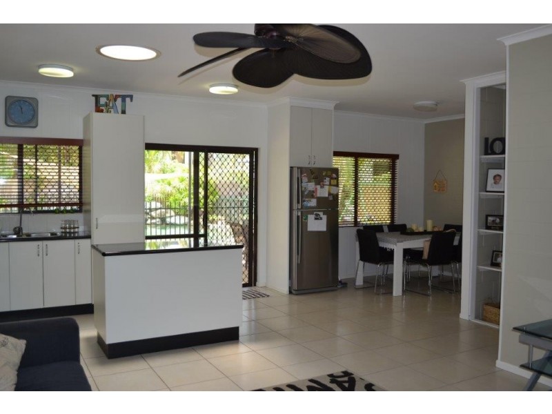 6 Cayley Street, Trinity Beach QLD 4879