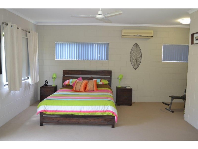 6 Cayley Street, Trinity Beach QLD 4879