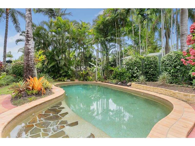 4 Pellowe Street, Clifton Beach QLD 4879