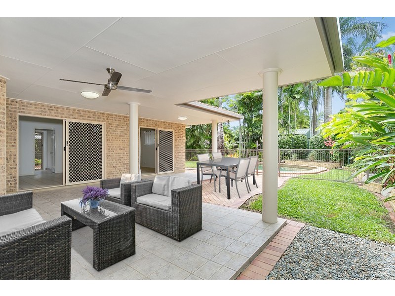 4 Pellowe Street, Clifton Beach QLD 4879