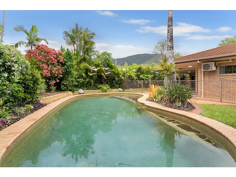 4 Pellowe Street, Clifton Beach QLD 4879