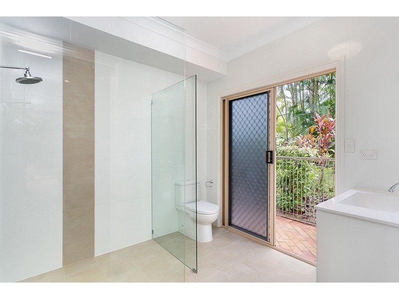 4 Pellowe Street, Clifton Beach QLD 4879