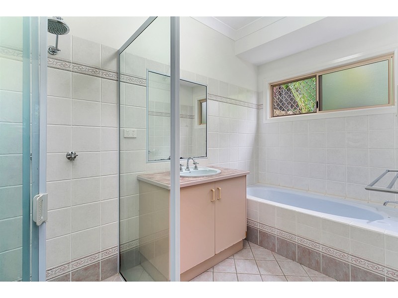 4 Pellowe Street, Clifton Beach QLD 4879