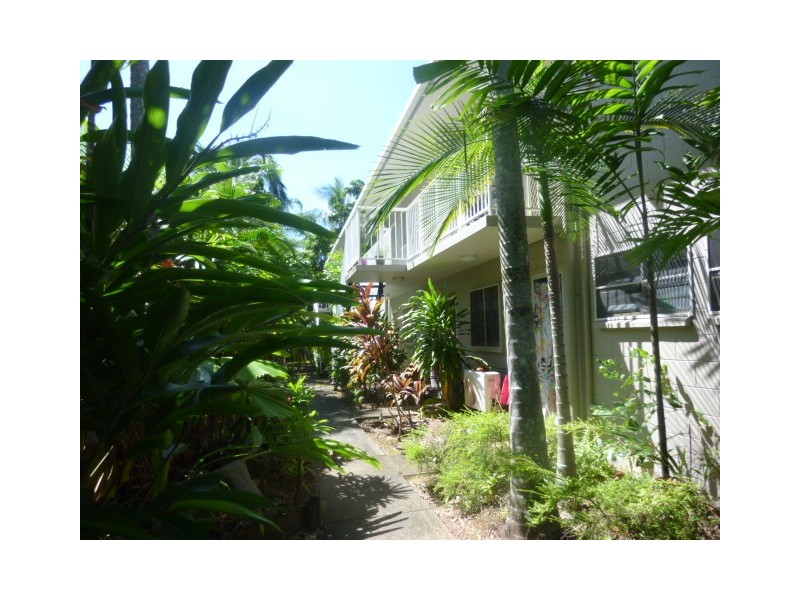 2/46 Moore Street, Trinity Beach QLD 4879