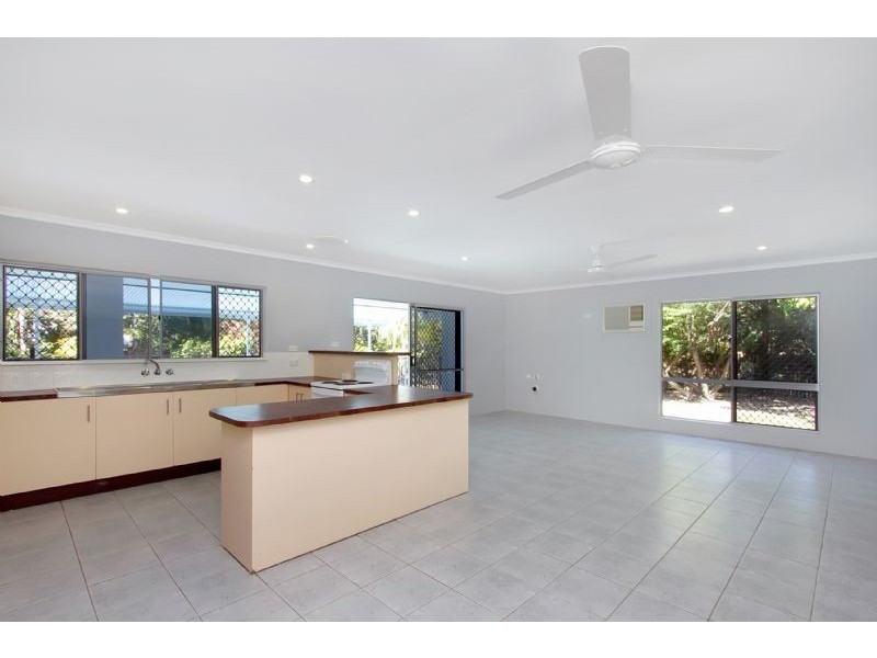 140 Trinity Beach Road, Trinity Beach QLD 4879