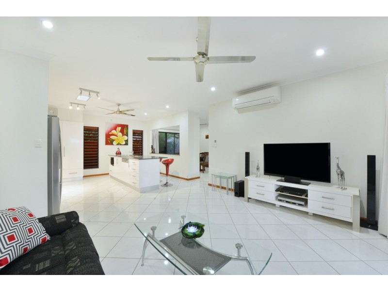 30 Catamaran Circuit, Trinity Beach QLD 4879