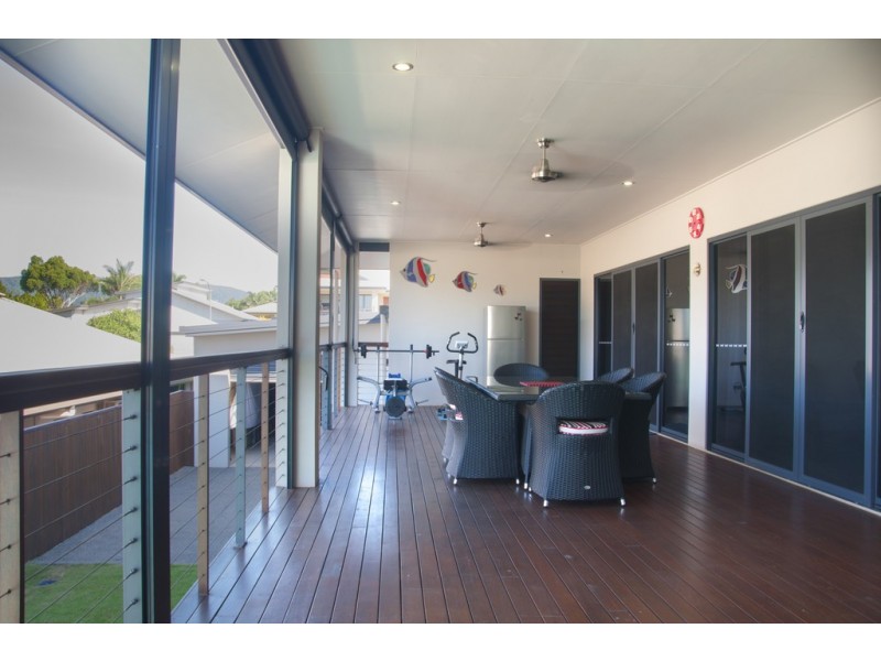 30 Catamaran Circuit, Trinity Beach QLD 4879