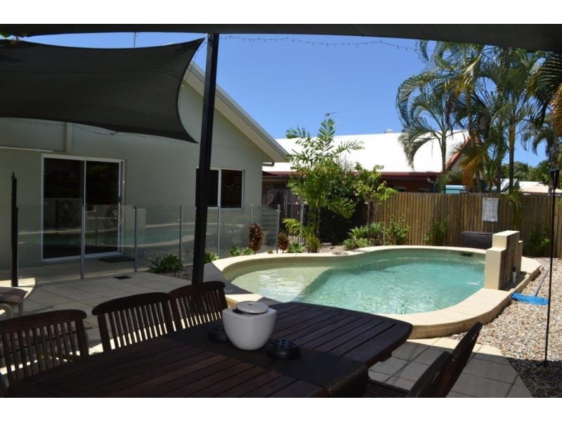 8 Capri Close, Kewarra Beach QLD 4879
