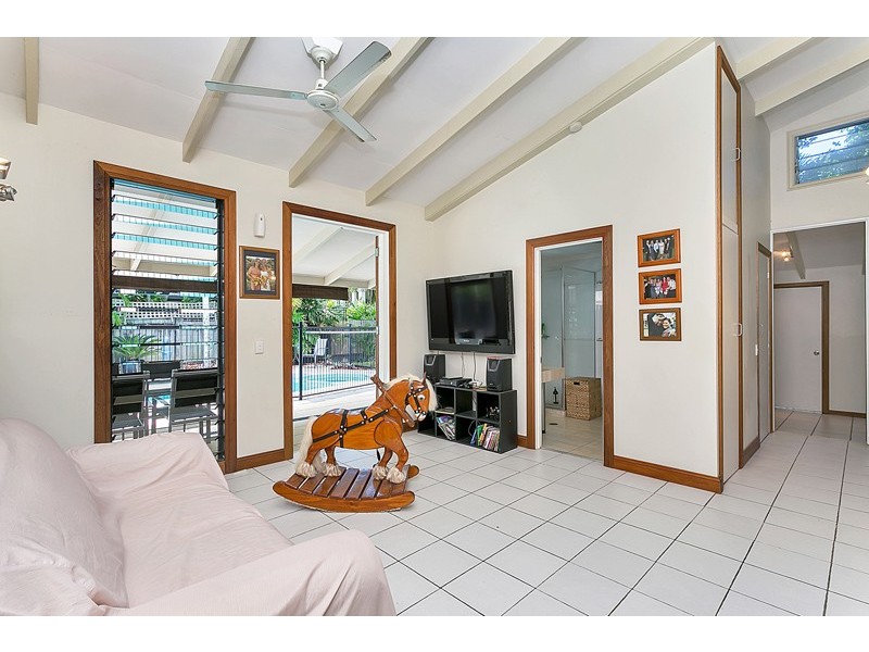 54 Terebra Street, Palm Cove QLD 4879