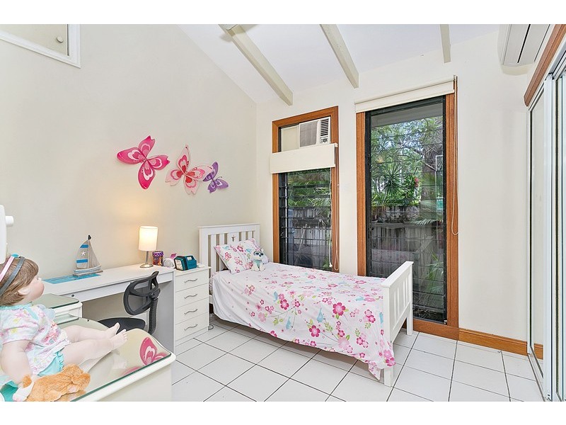 54 Terebra Street, Palm Cove QLD 4879