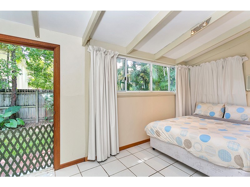 54 Terebra Street, Palm Cove QLD 4879