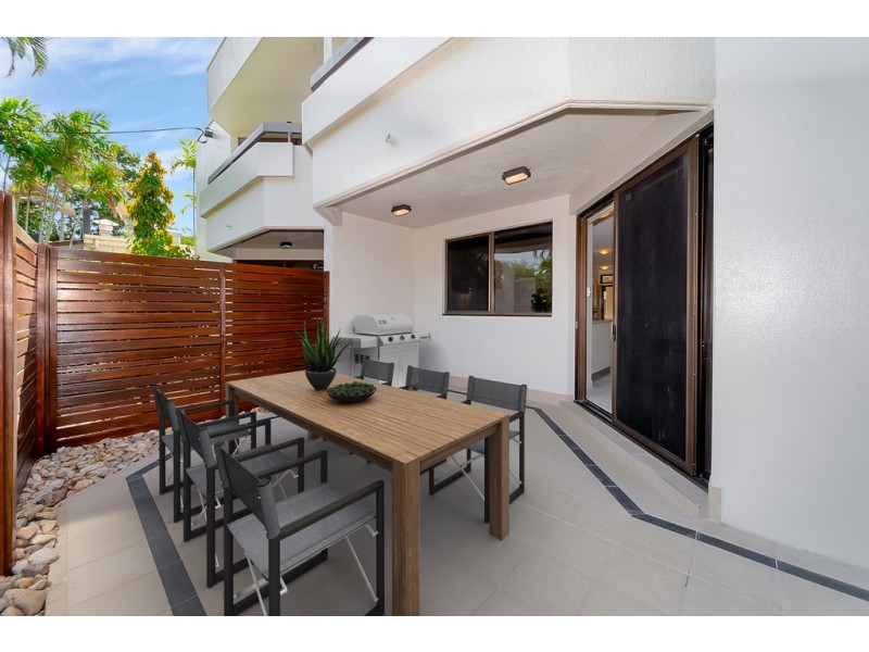 2/12 Clifton Road, Clifton Beach QLD 4879