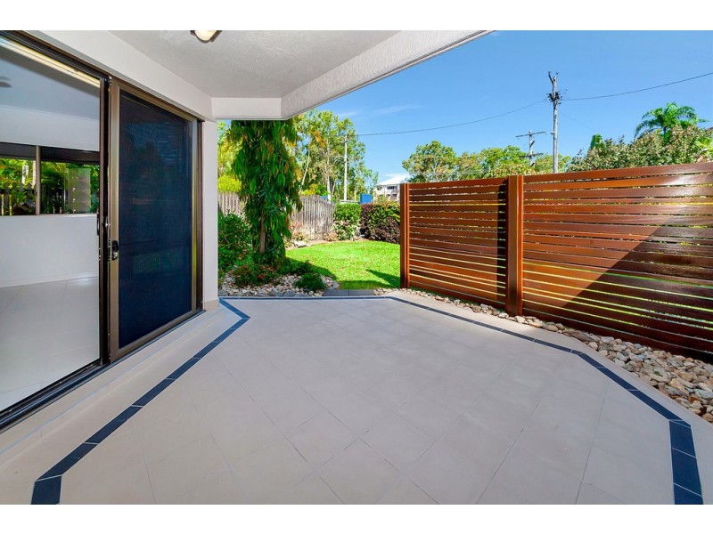 2/12 Clifton Road, Clifton Beach QLD 4879