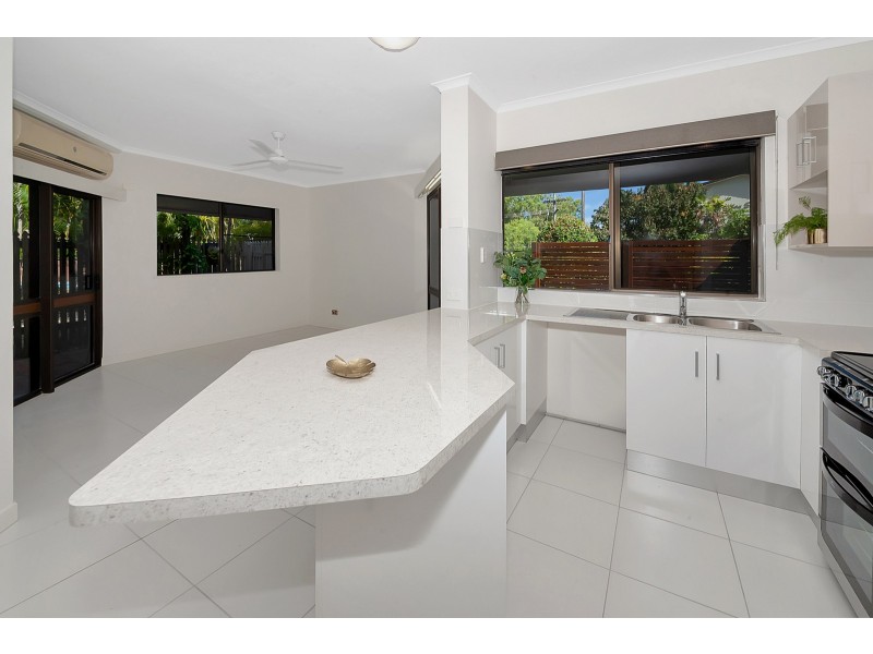 2/12 Clifton Road, Clifton Beach QLD 4879
