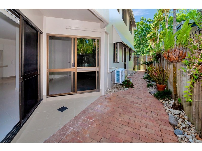 2/12 Clifton Road, Clifton Beach QLD 4879