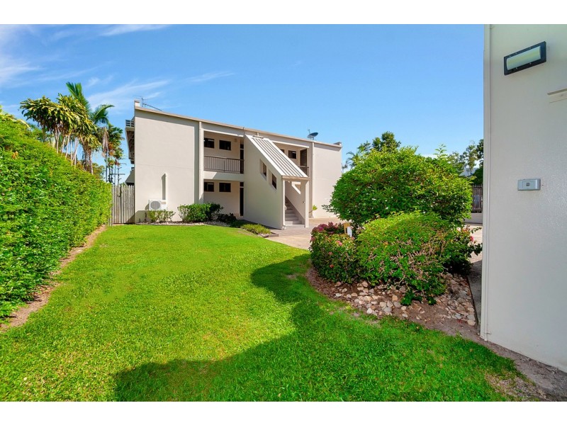 2/12 Clifton Road, Clifton Beach QLD 4879