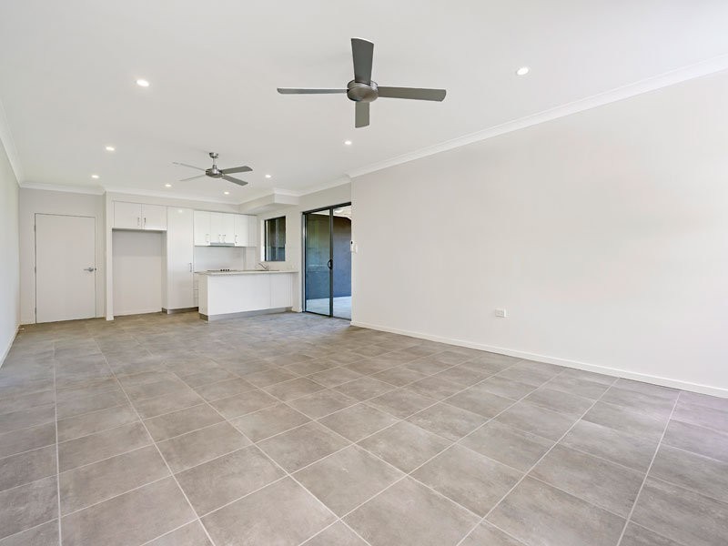 2/211-213 Kamerunga Road, Freshwater QLD 4870