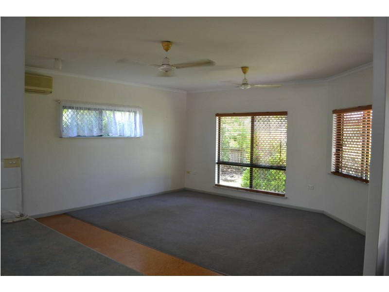 11 Dolphin Close, Kewarra Beach QLD 4879