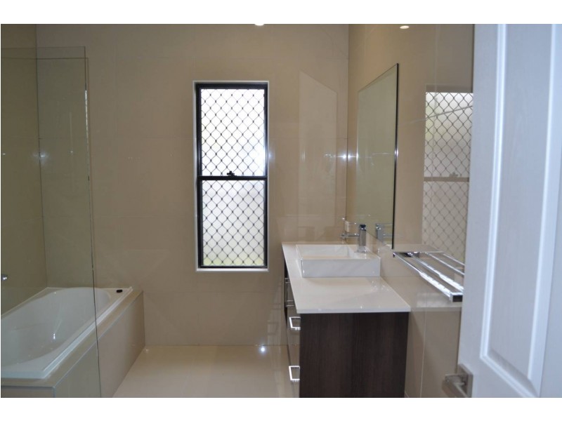 1 Bluecove Circuit, Trinity Park QLD 4879