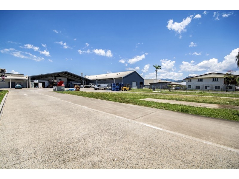 37 and 39 Joan street, Bungalow QLD 4870