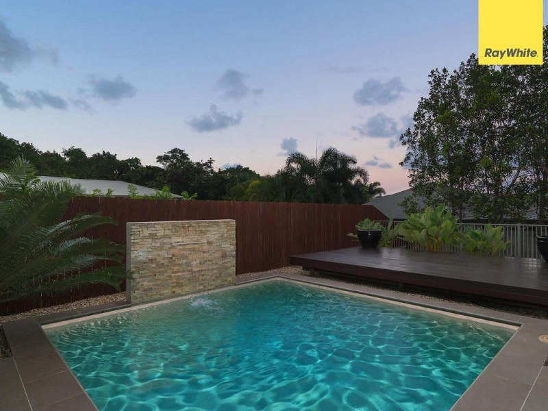 8 Retreat Close, Palm Cove QLD 4879