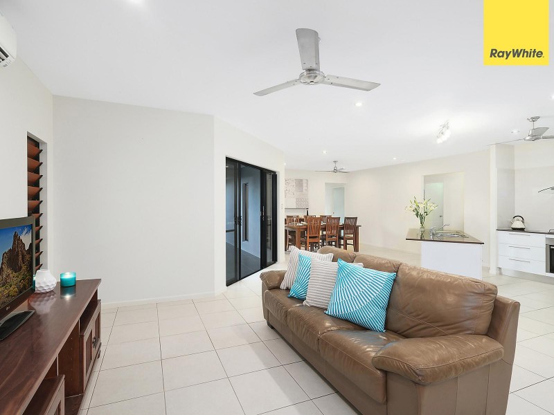 8 Retreat Close, Palm Cove QLD 4879
