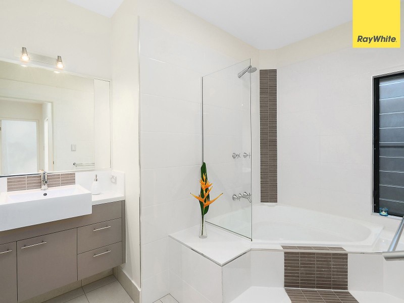 8 Retreat Close, Palm Cove QLD 4879