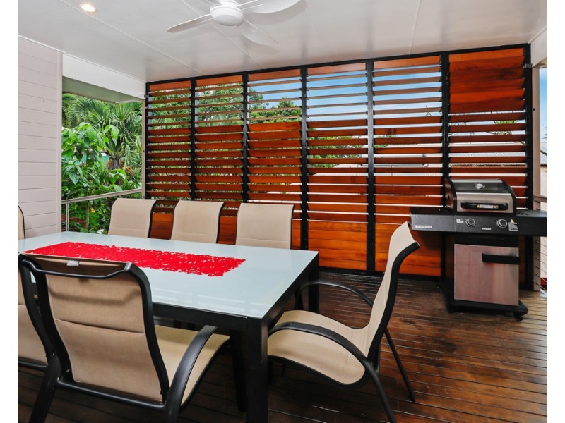 16 Lookout Terrace, Trinity Beach QLD 4879