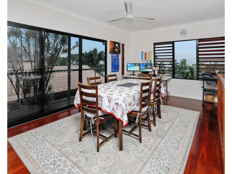 16 Lookout Terrace, Trinity Beach QLD 4879