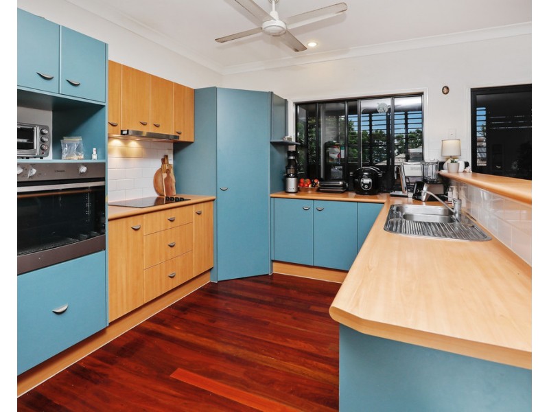 16 Lookout Terrace, Trinity Beach QLD 4879
