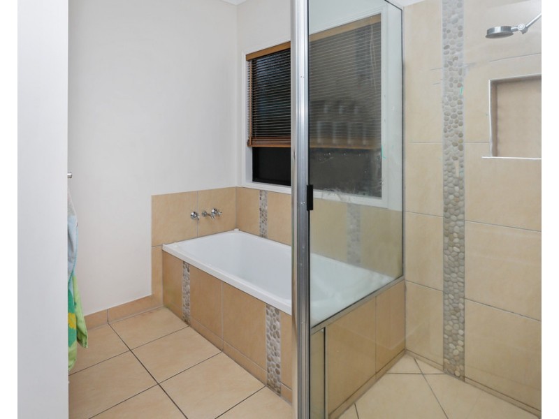 16 Lookout Terrace, Trinity Beach QLD 4879