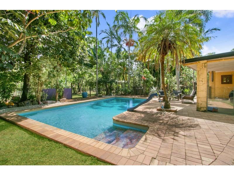 12 Banksia Close, Holloways Beach QLD 4878
