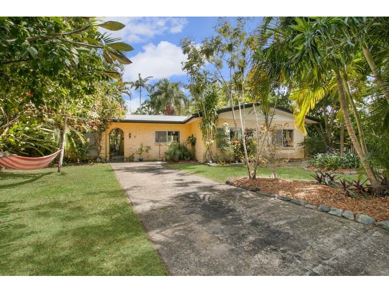 12 Banksia Close, Holloways Beach QLD 4878