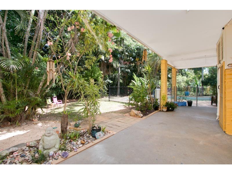 12 Banksia Close, Holloways Beach QLD 4878