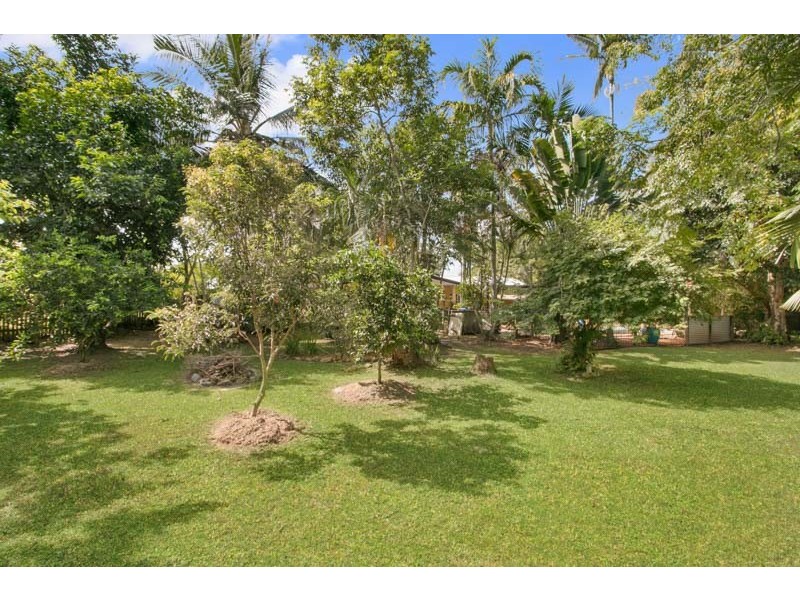 12 Banksia Close, Holloways Beach QLD 4878