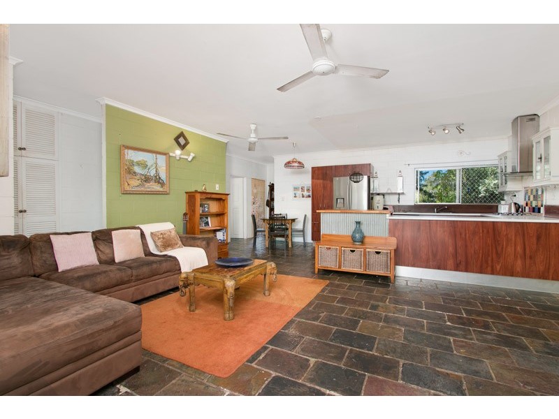 12 Banksia Close, Holloways Beach QLD 4878