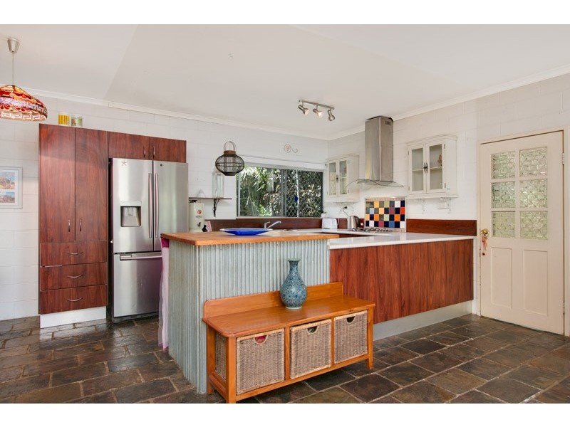 12 Banksia Close, Holloways Beach QLD 4878