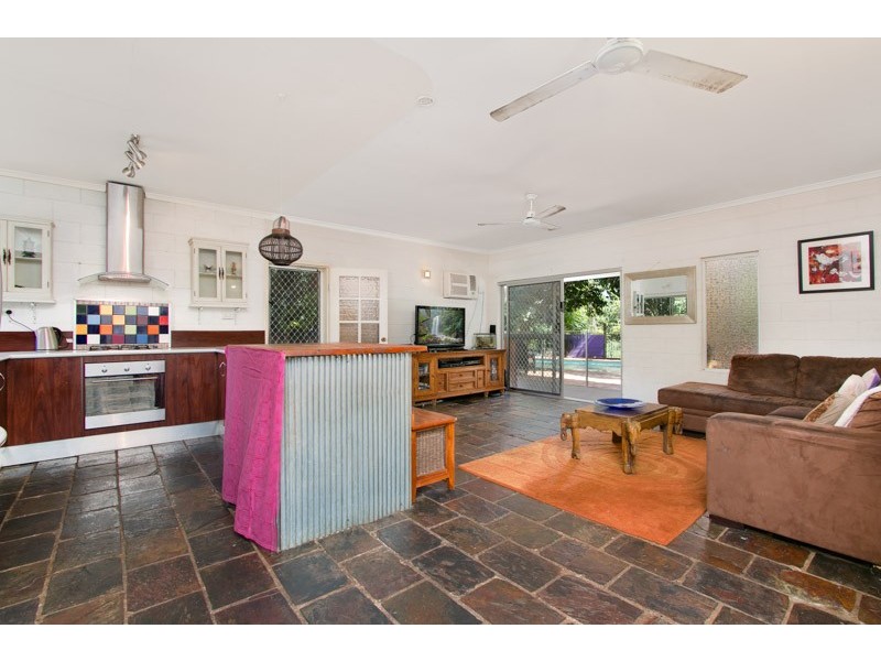 12 Banksia Close, Holloways Beach QLD 4878