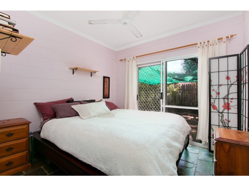 12 Banksia Close, Holloways Beach QLD 4878