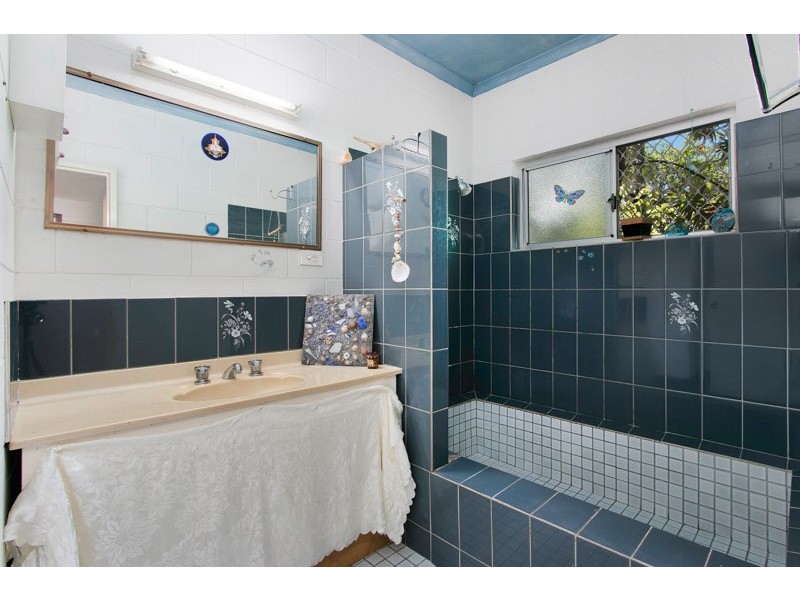 12 Banksia Close, Holloways Beach QLD 4878