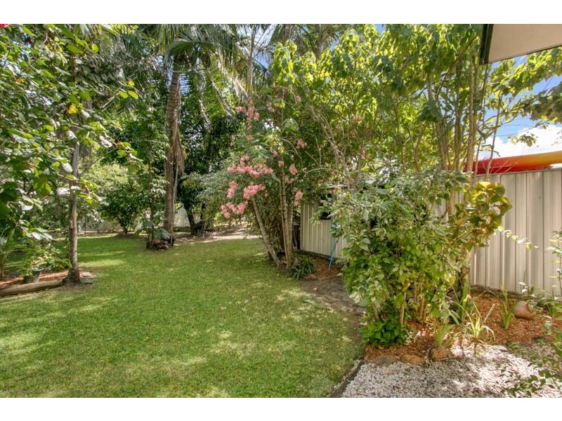 12 Banksia Close, Holloways Beach QLD 4878