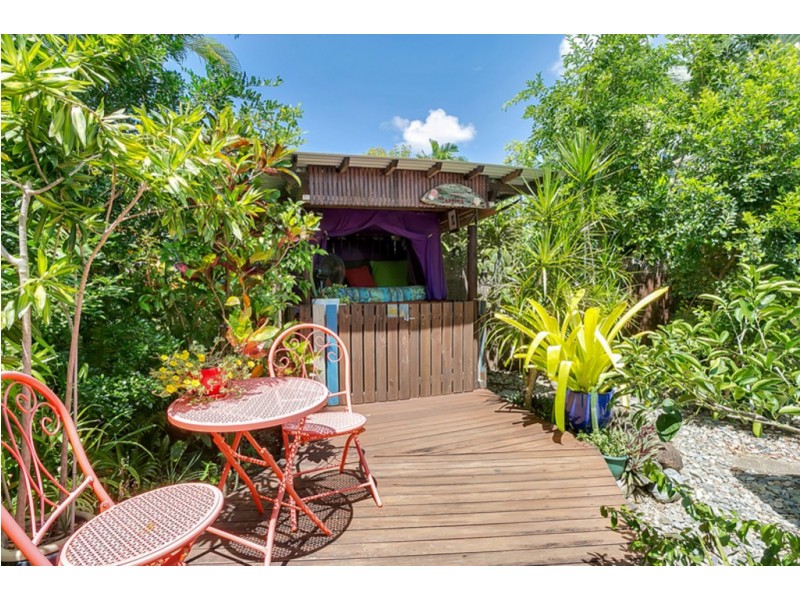 88 Christensen Street, Machans Beach QLD 4878