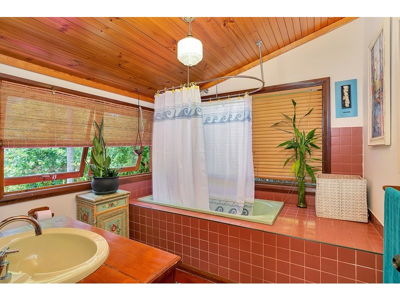 88 Christensen Street, Machans Beach QLD 4878