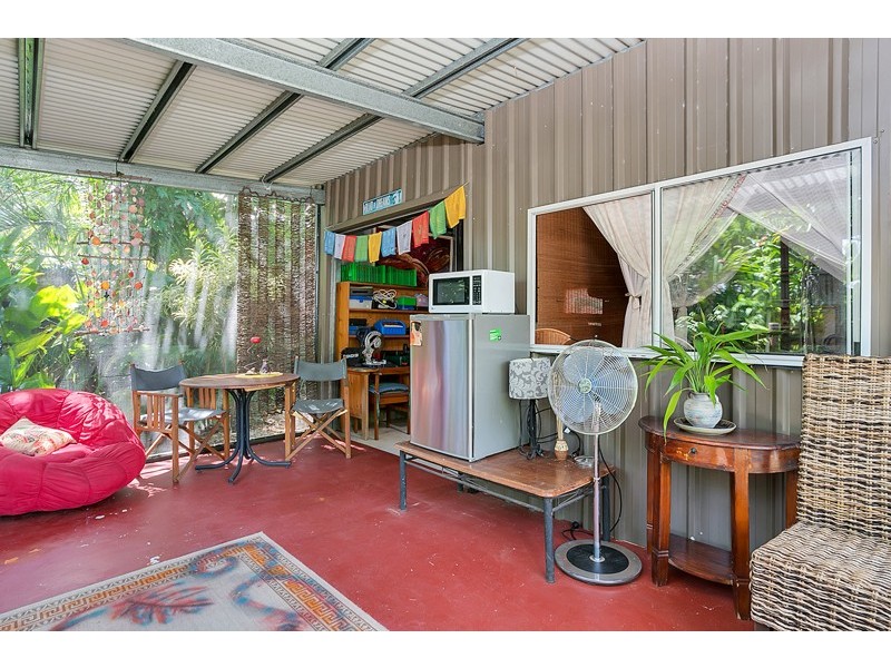 88 Christensen Street, Machans Beach QLD 4878