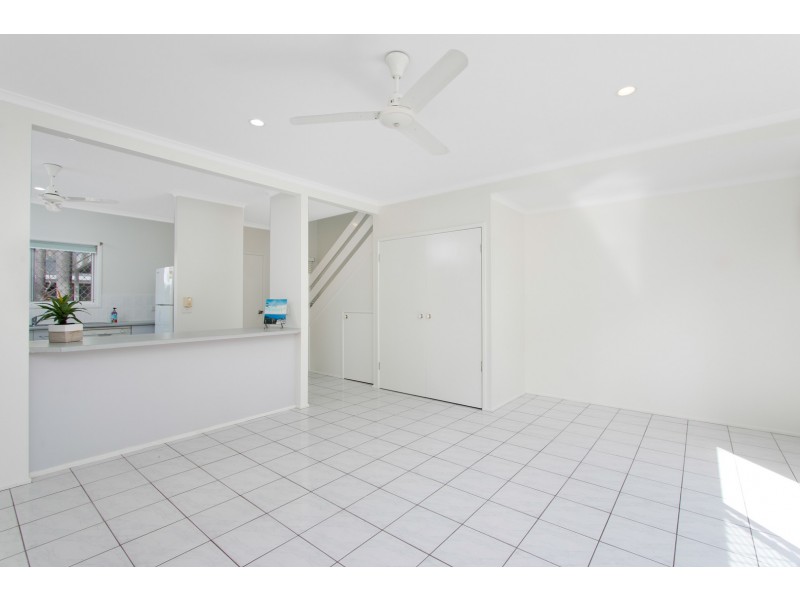 8/79 Moore Street, Trinity Beach QLD 4879