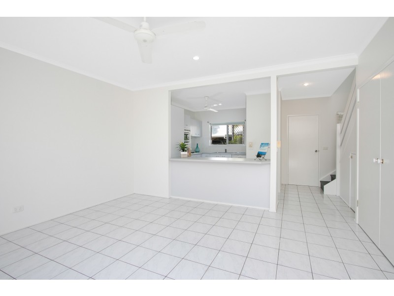 8/79 Moore Street, Trinity Beach QLD 4879